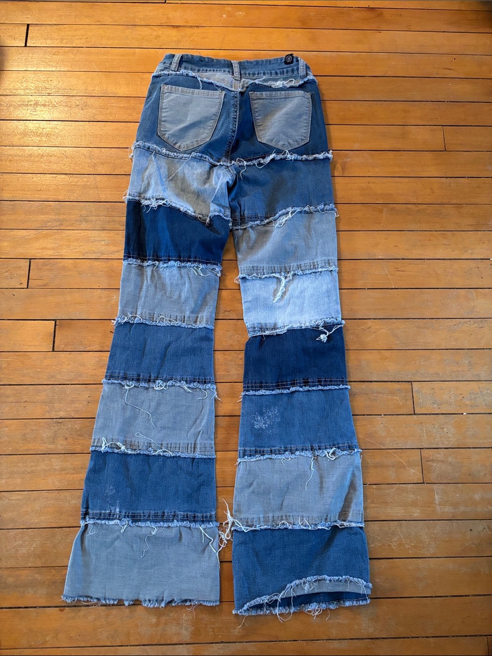 EUC Elite Patchwork Blue Boot Cut/Flare Women's Jeans - Picture 6 of 8